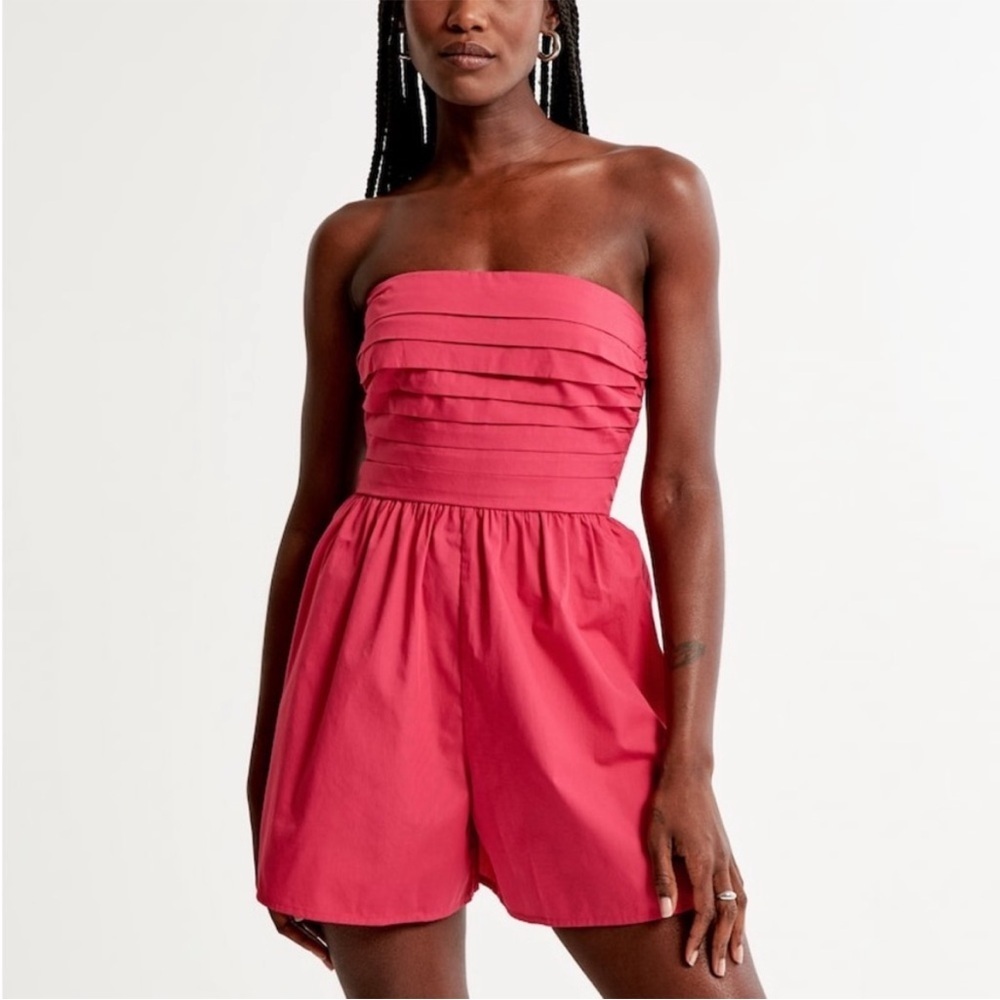 Abercrombie & Fitch Emerson Ruched Strapless Romper in Red Size MP